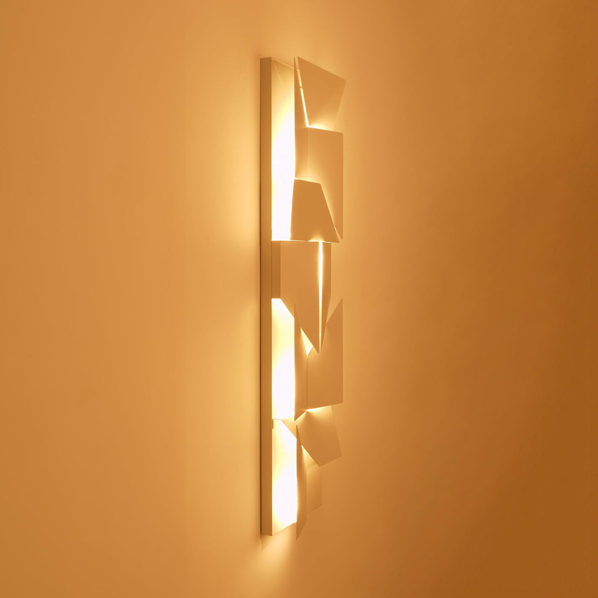 Lalmira Metal Wall Light-Moonnatur