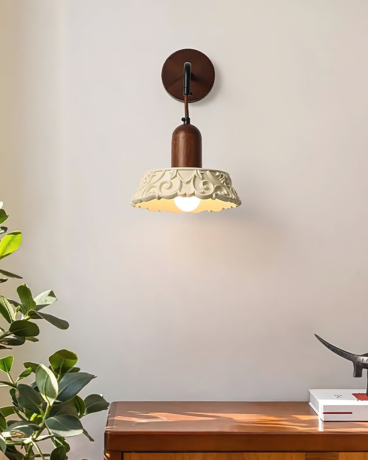 Veyrendale Resin Wall Light-Moonnatur