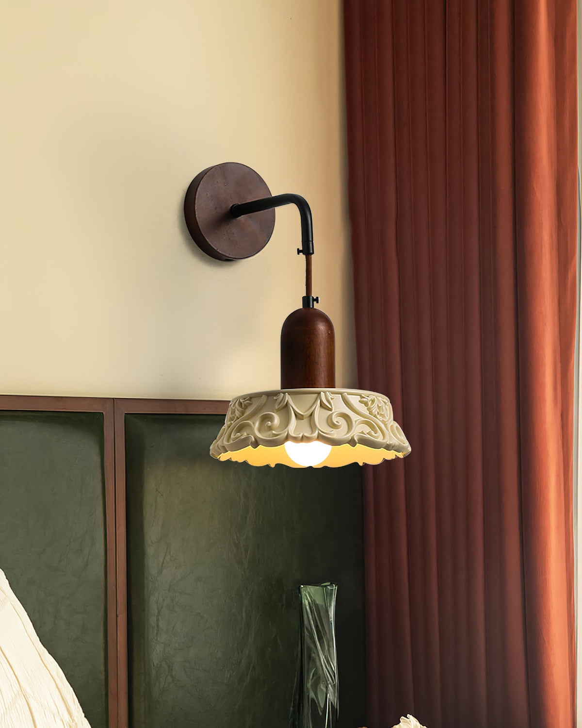 Veyrendale Resin Wall Light-Moonnatur