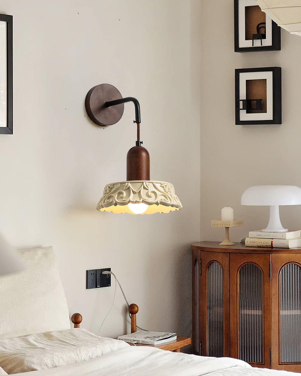 Veyrendale Resin Wall Light-Moonnatur