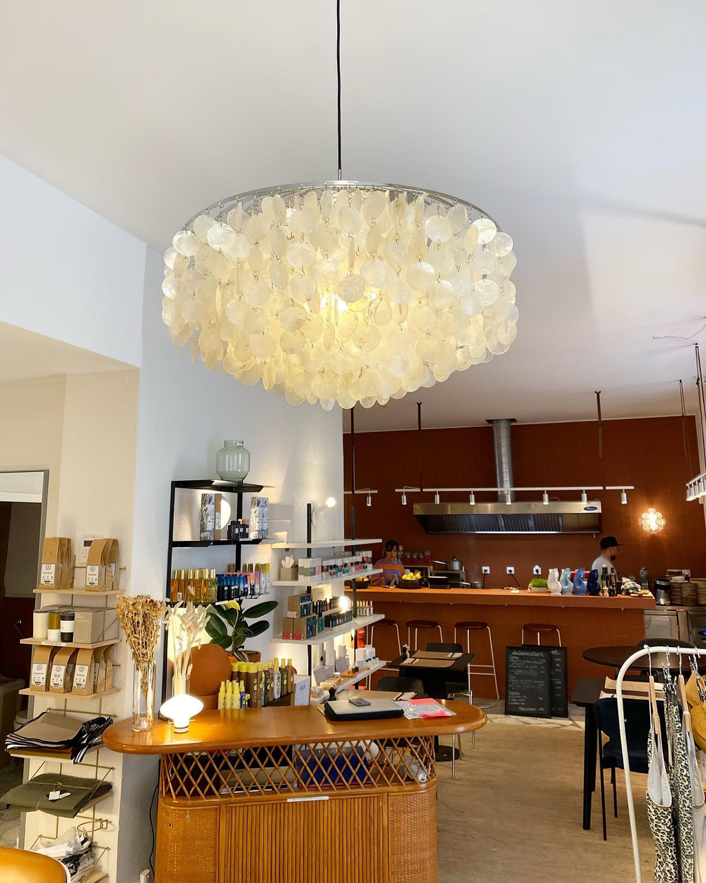 Erlenelyn Shell Chandelier-Moonnatur