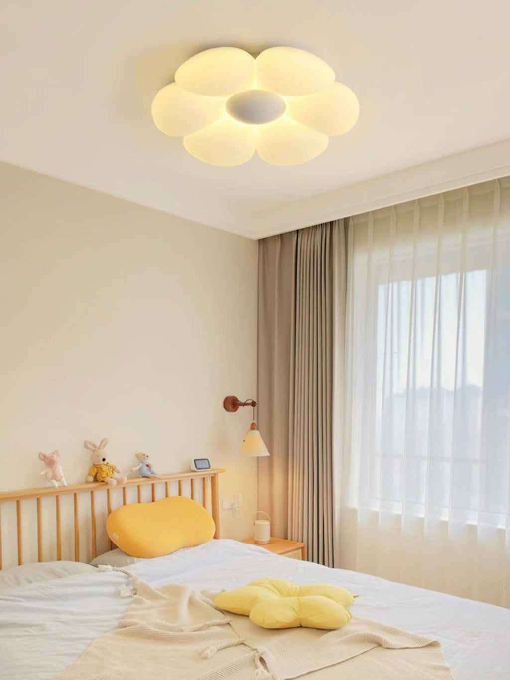 Xeloria PE Ceiling Lamp-Moonnatur