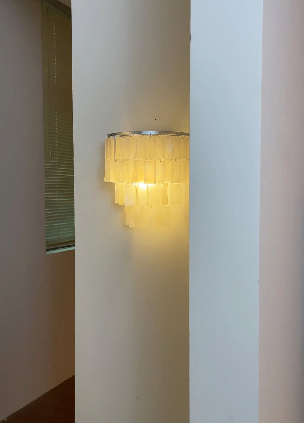 Avoneth Shell Wall Light-Moonnatur