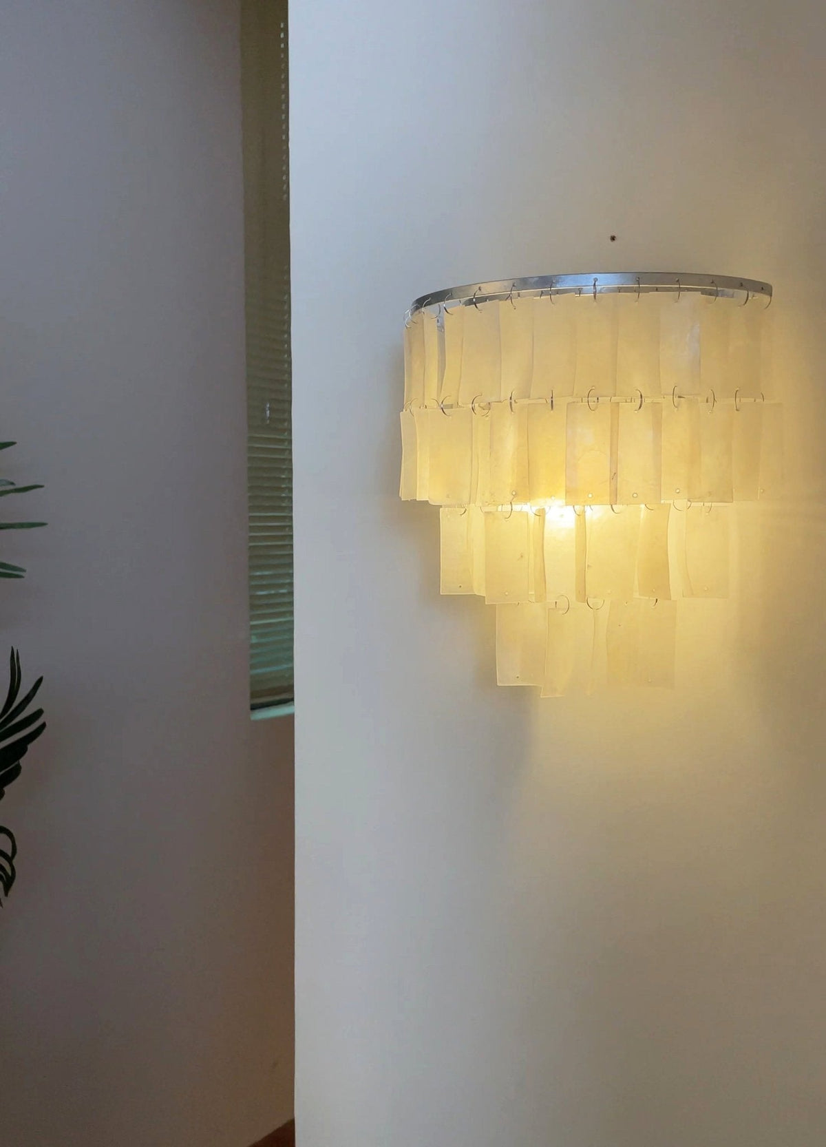 Avoneth Shell Wall Light-Moonnatur
