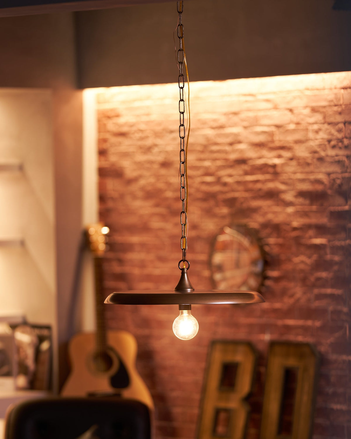 Denelwyn Metal Pendant Light-Moonnatur