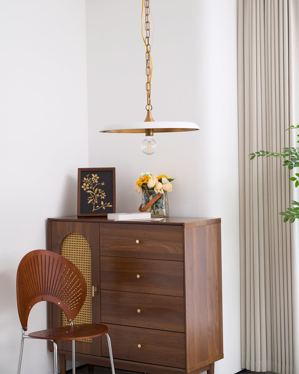 Denelwyn Metal Pendant Light-Moonnatur
