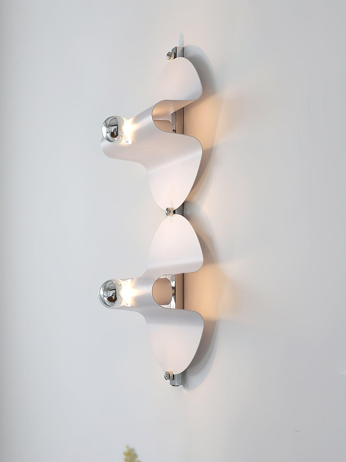 Naverara Iron Wall Light-Moonnatur