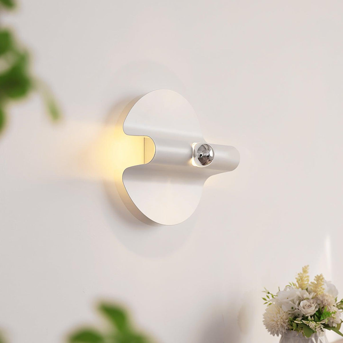 Naverara Iron Wall Light-Moonnatur