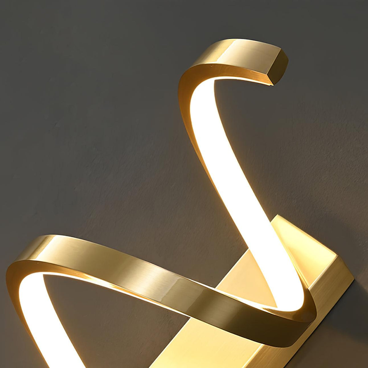 Olvenara Brass Wall Light-Moonnatur