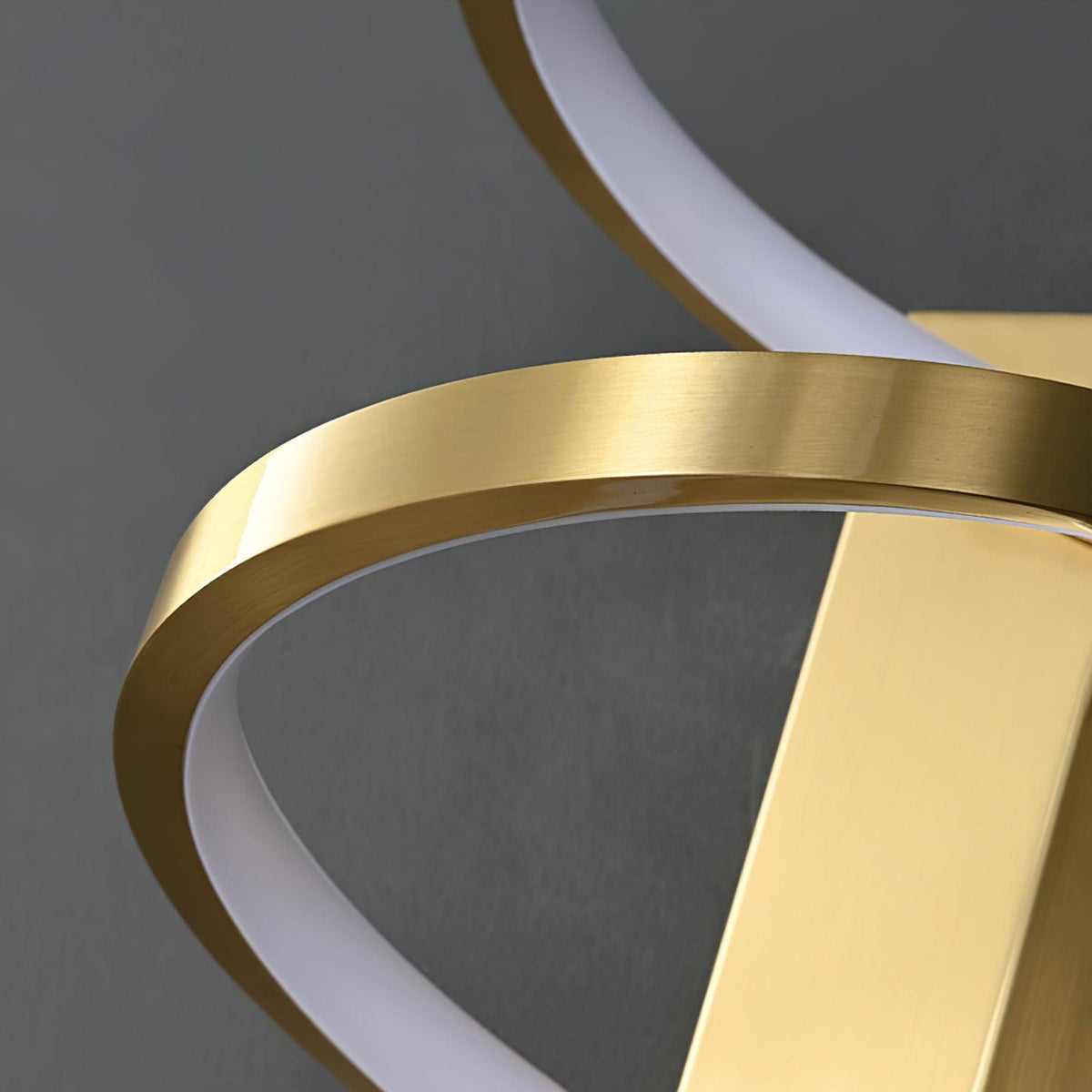 Olvenara Brass Wall Light-Moonnatur