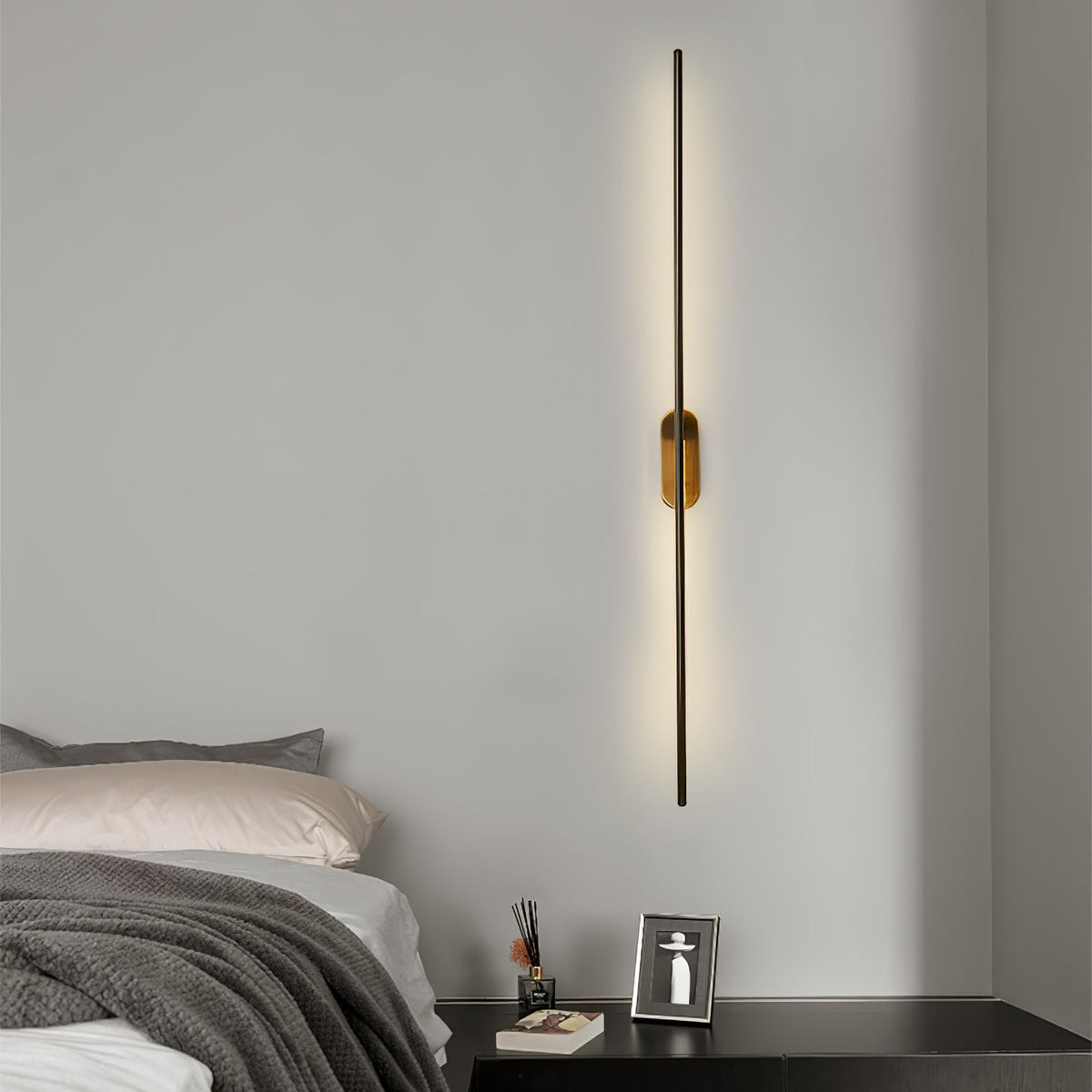 Zimelle Brass Wall Lamp-Moonnatur