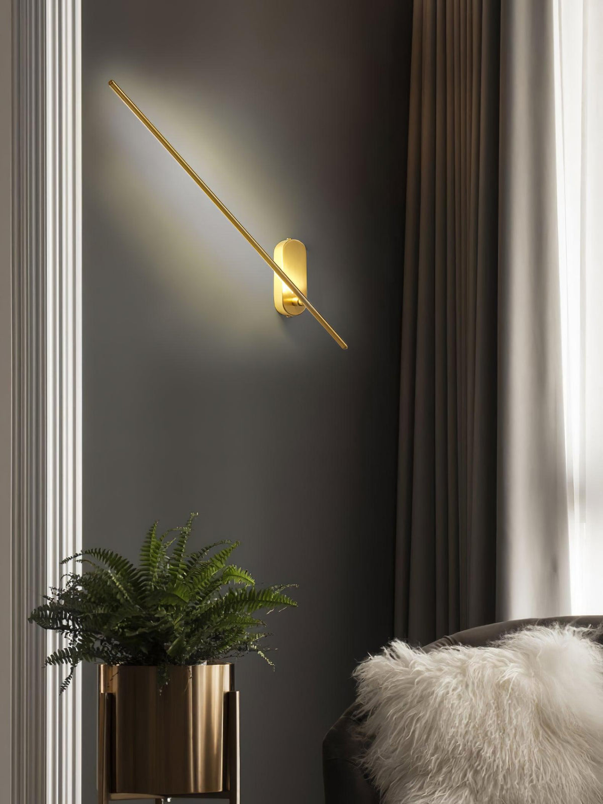 Zimelle Brass Wall Lamp-Moonnatur
