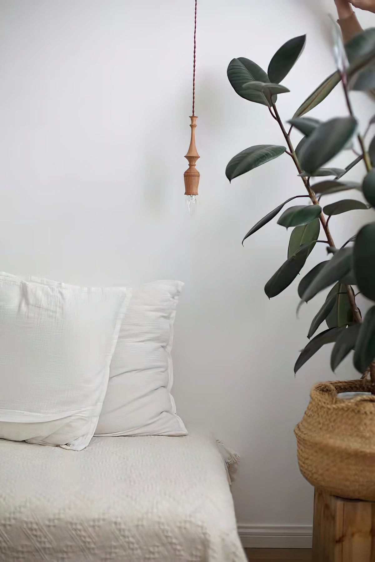 Perenera Wood Pendant Light-Moonnatur