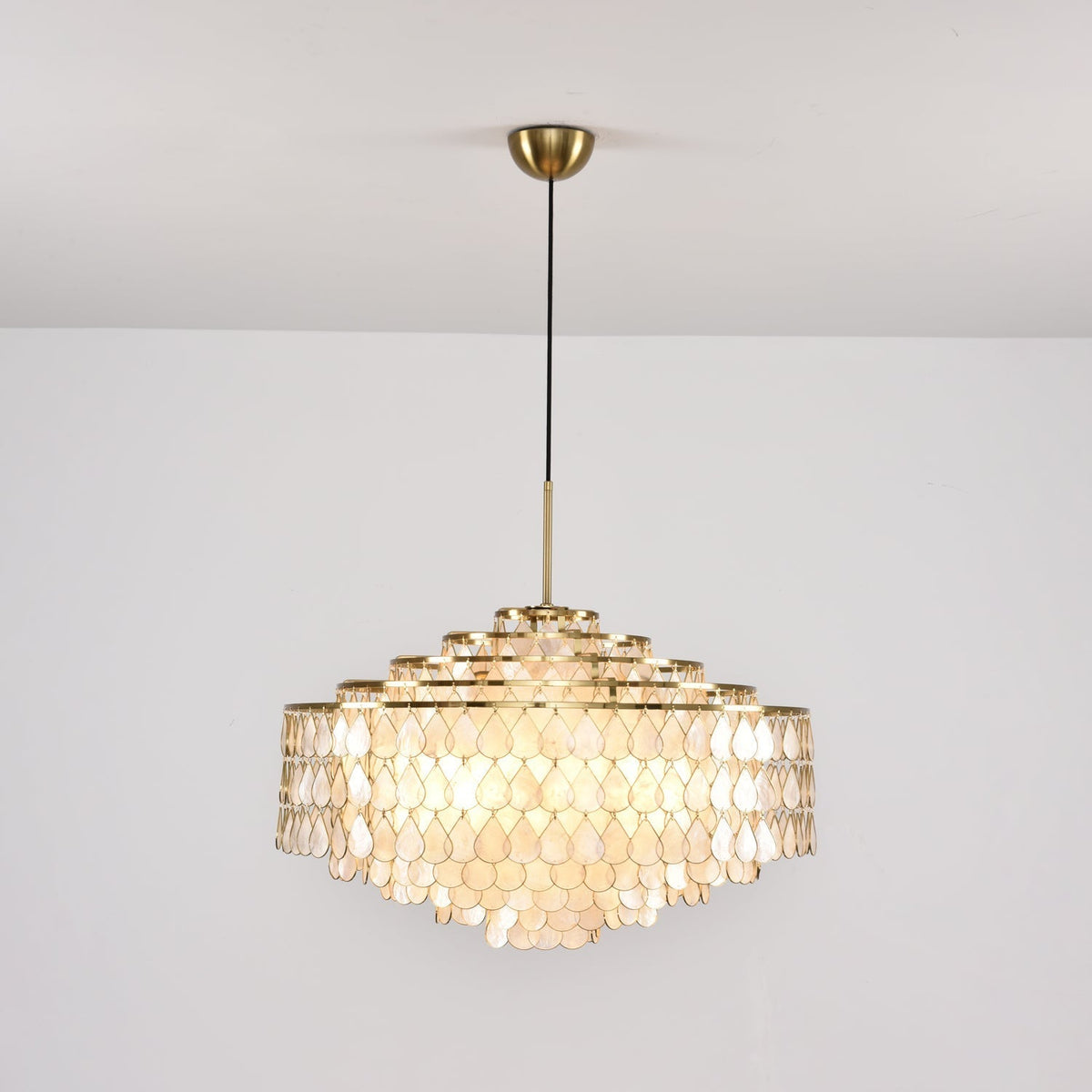 Savenwyn Shell Chandelier-Moonnatur