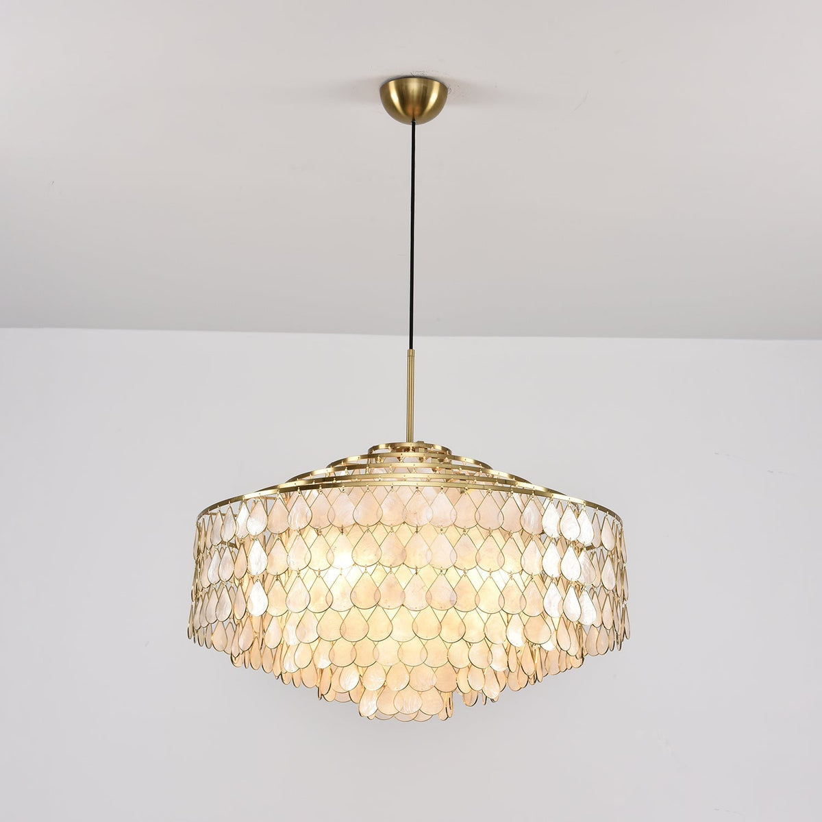 Savenwyn Shell Chandelier-Moonnatur