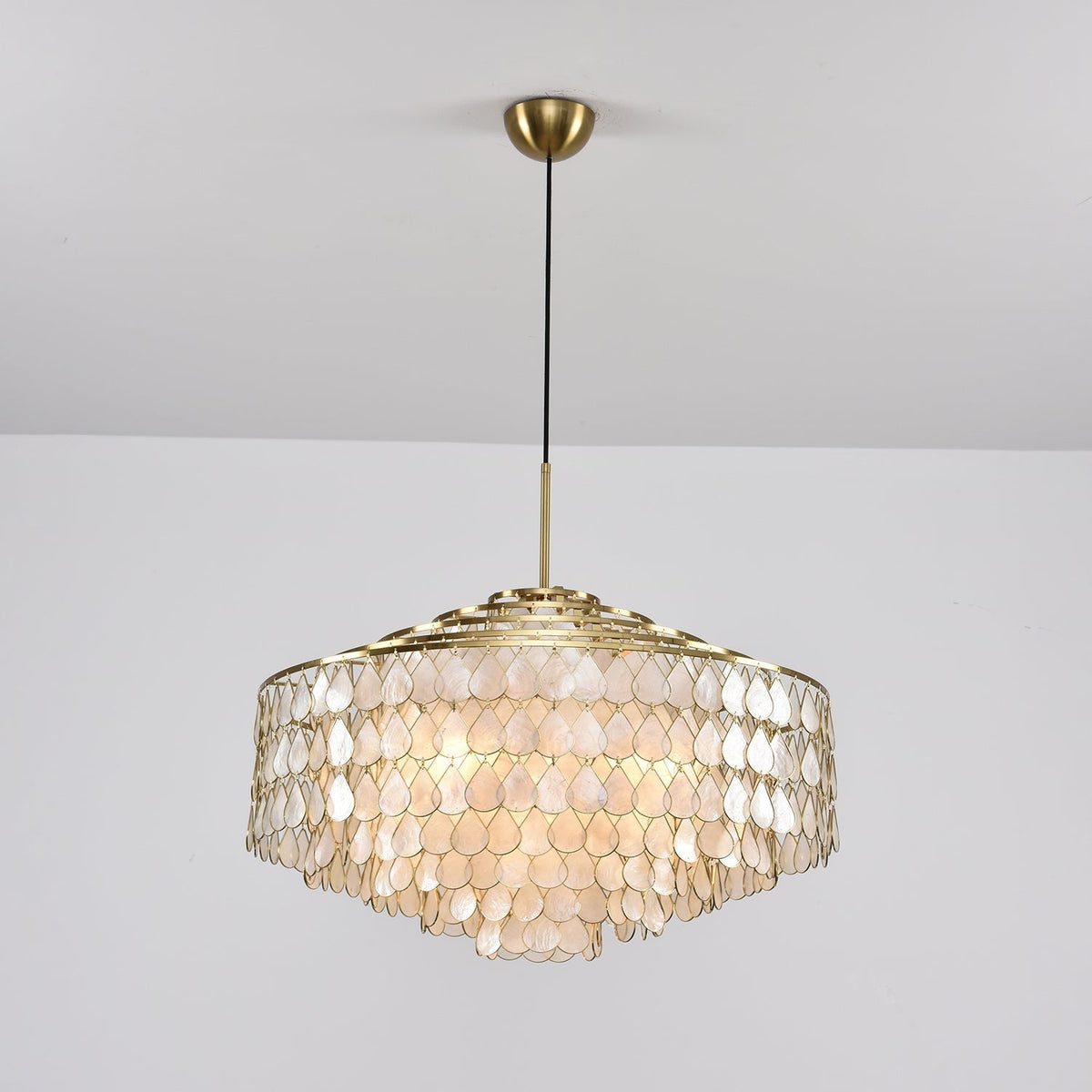 Savenwyn Shell Chandelier-Moonnatur