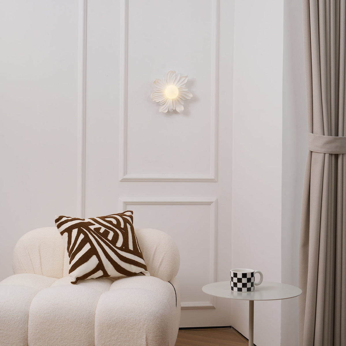 Lovenelle Resin Wall Light-Moonnatur