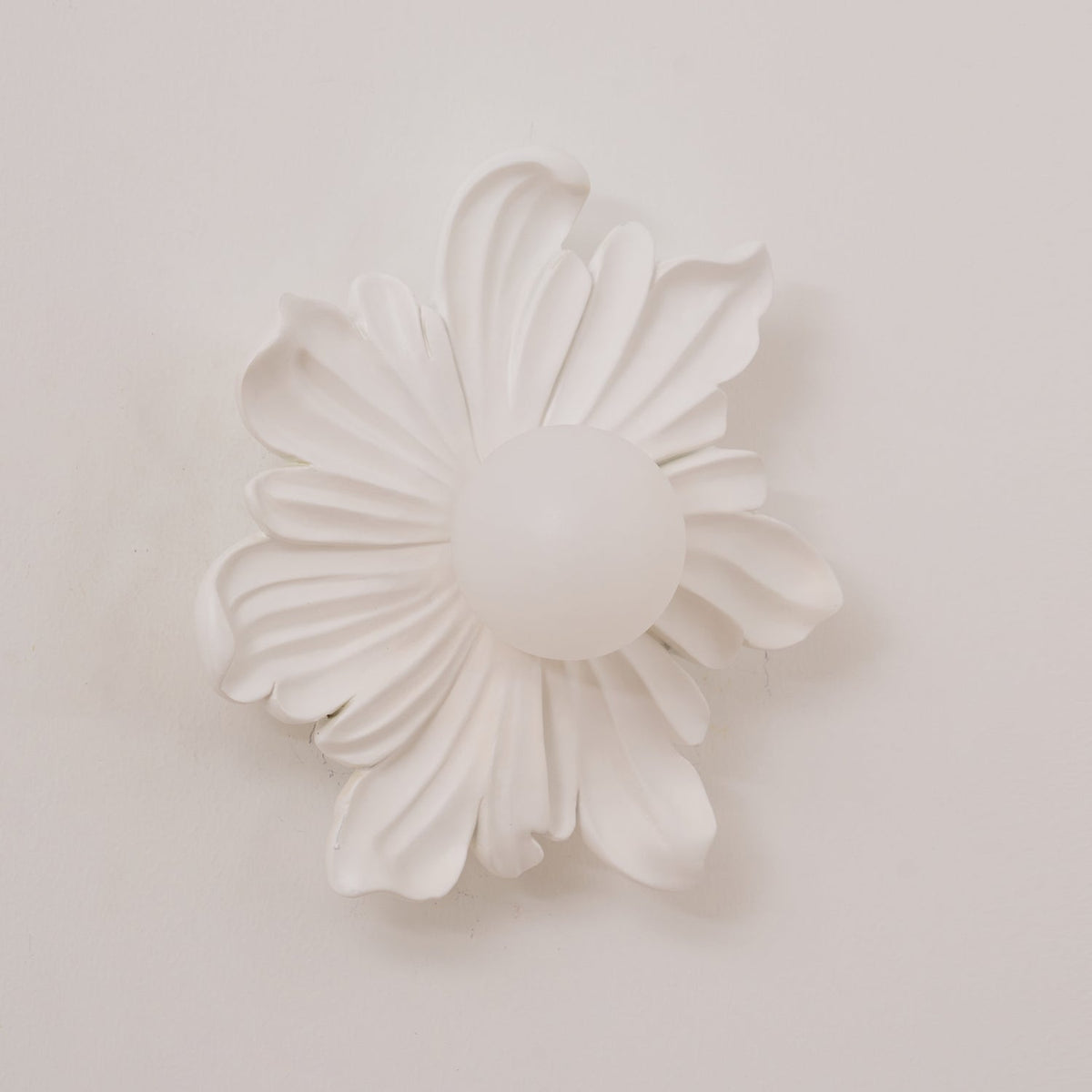 Lovenelle Resin Wall Light-Moonnatur
