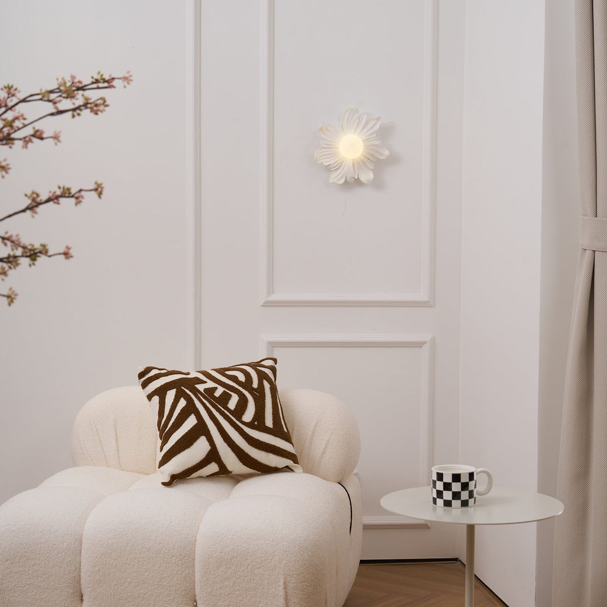 Lovenelle Resin Wall Light-Moonnatur