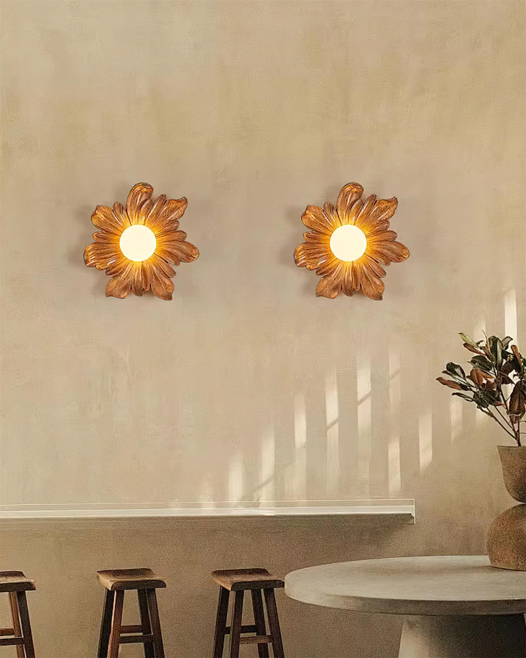 Lovenelle Resin Wall Light-Moonnatur