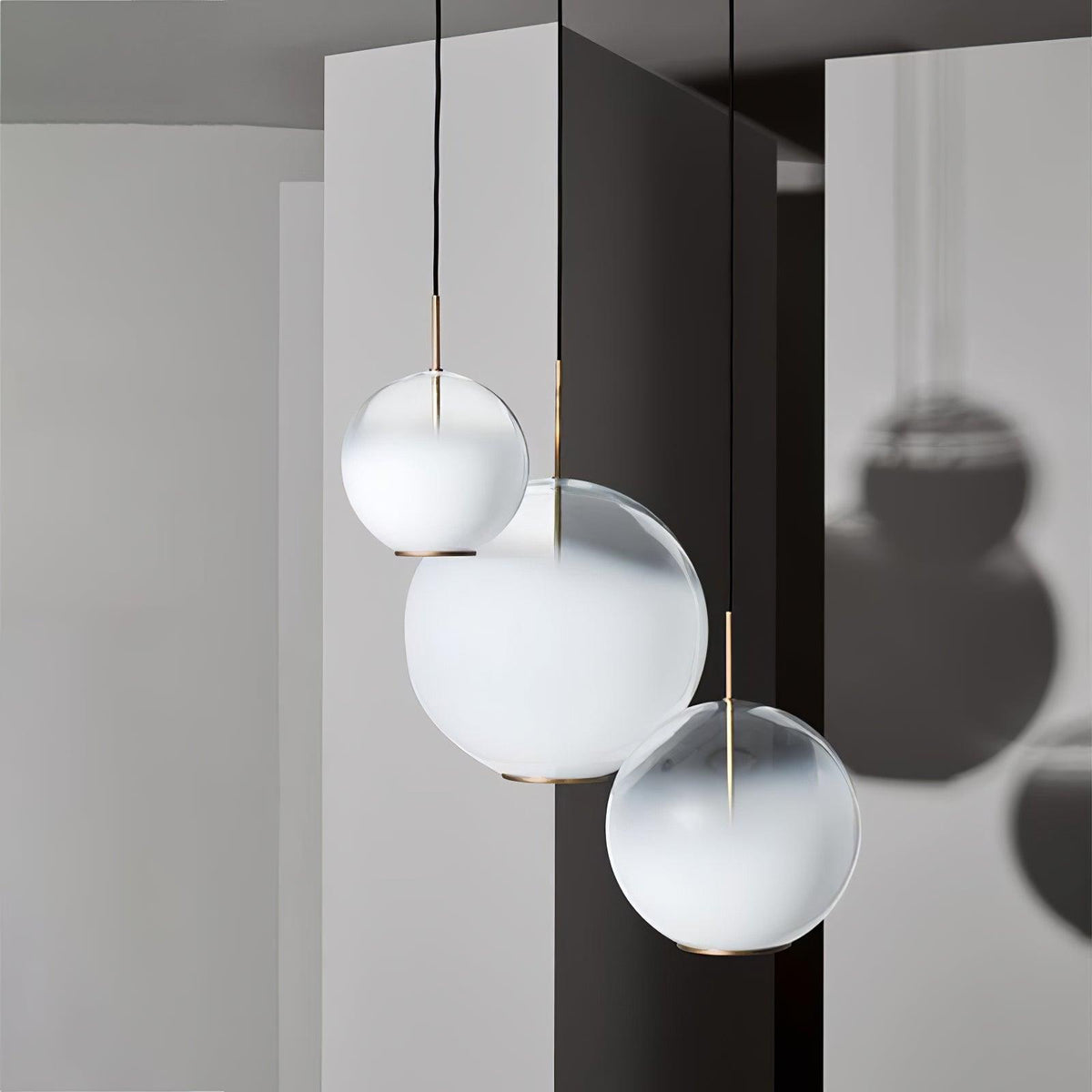 Pavina Glass Pendant Lamp-Moonnatur