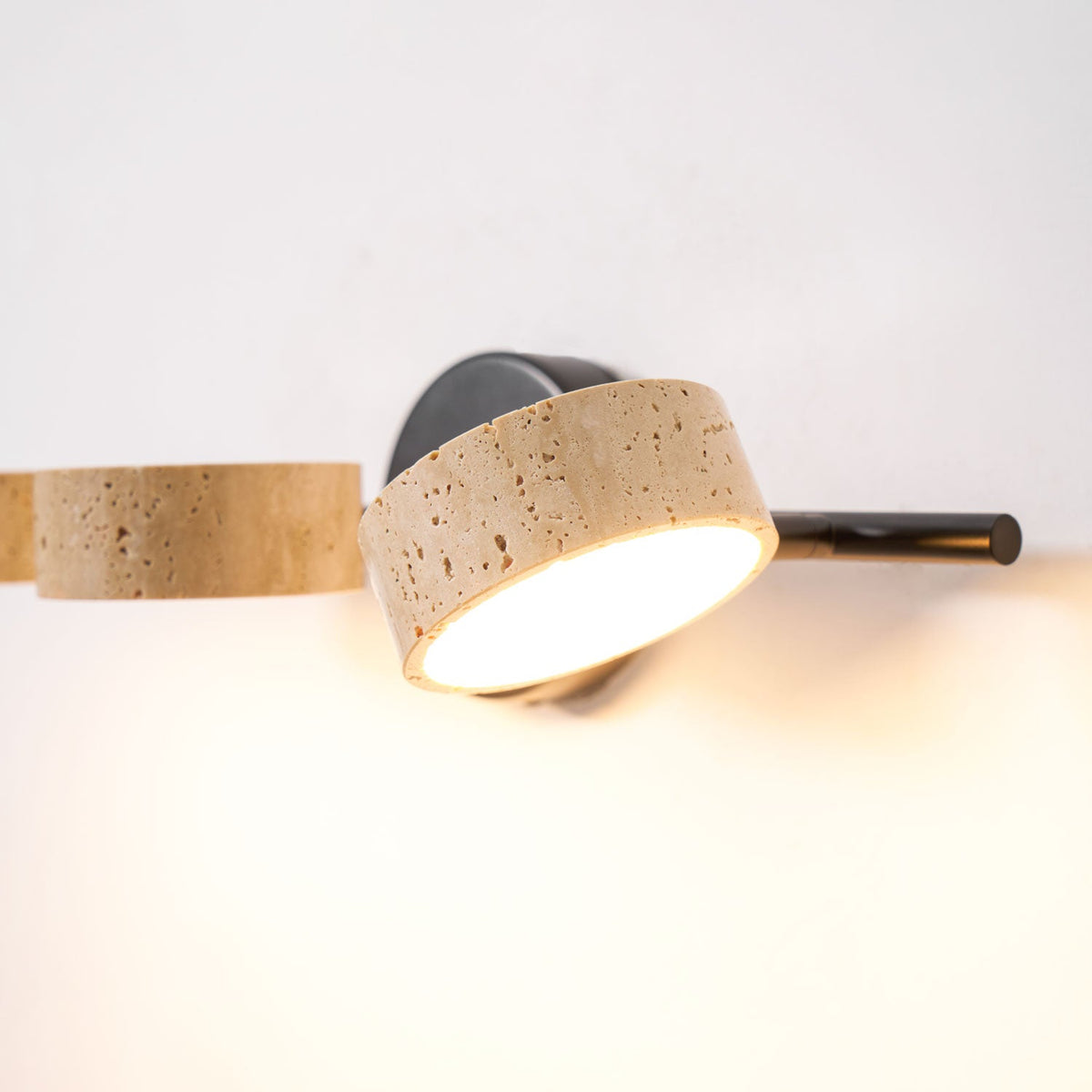 Yardendale Travertine Wall Light-Moonnatur
