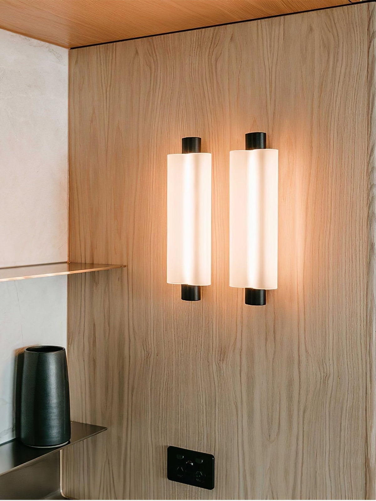 Mellira Acrylic Wall Lamp-Moonnatur