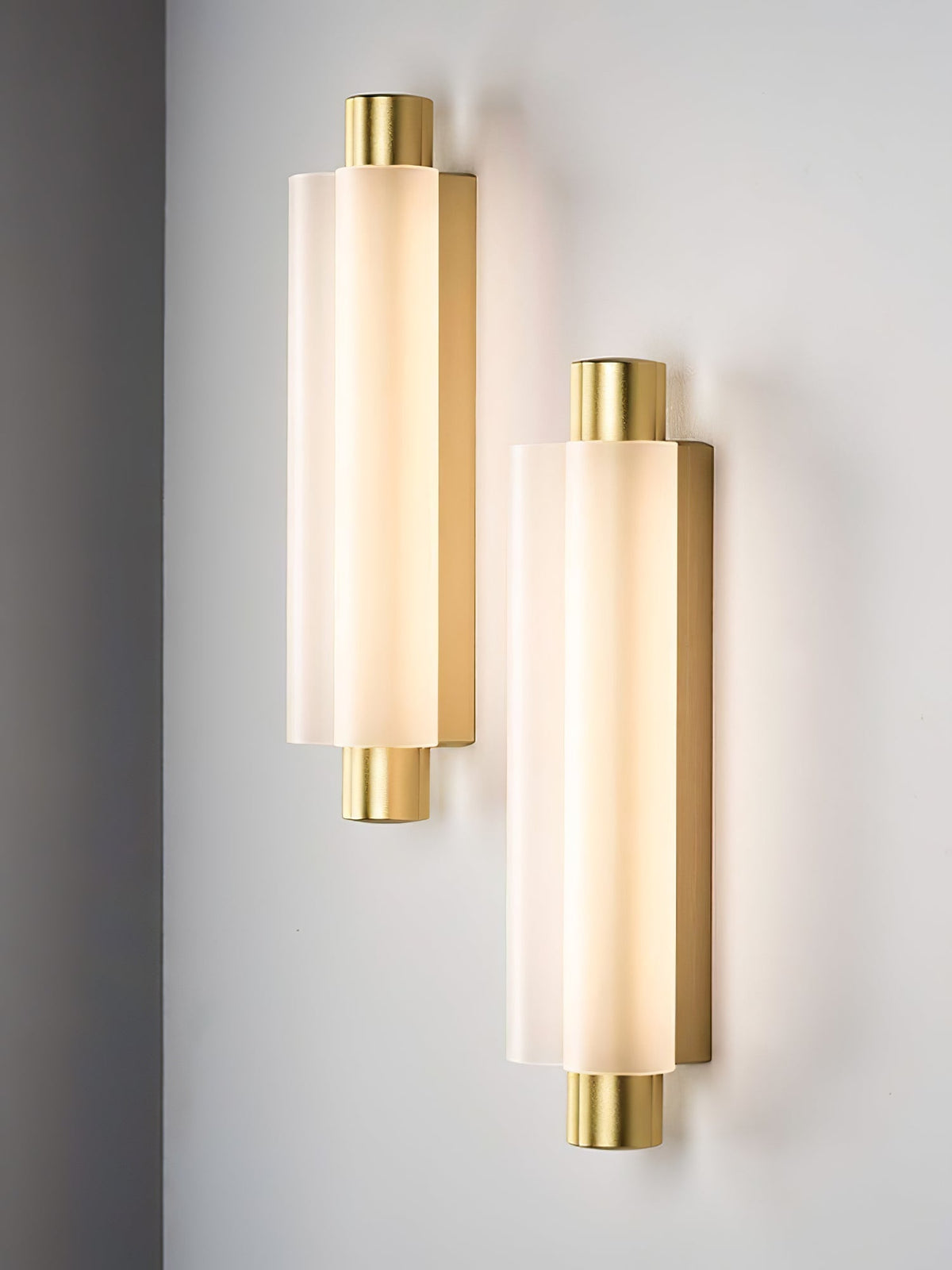 Mellira Acrylic Wall Lamp-Moonnatur