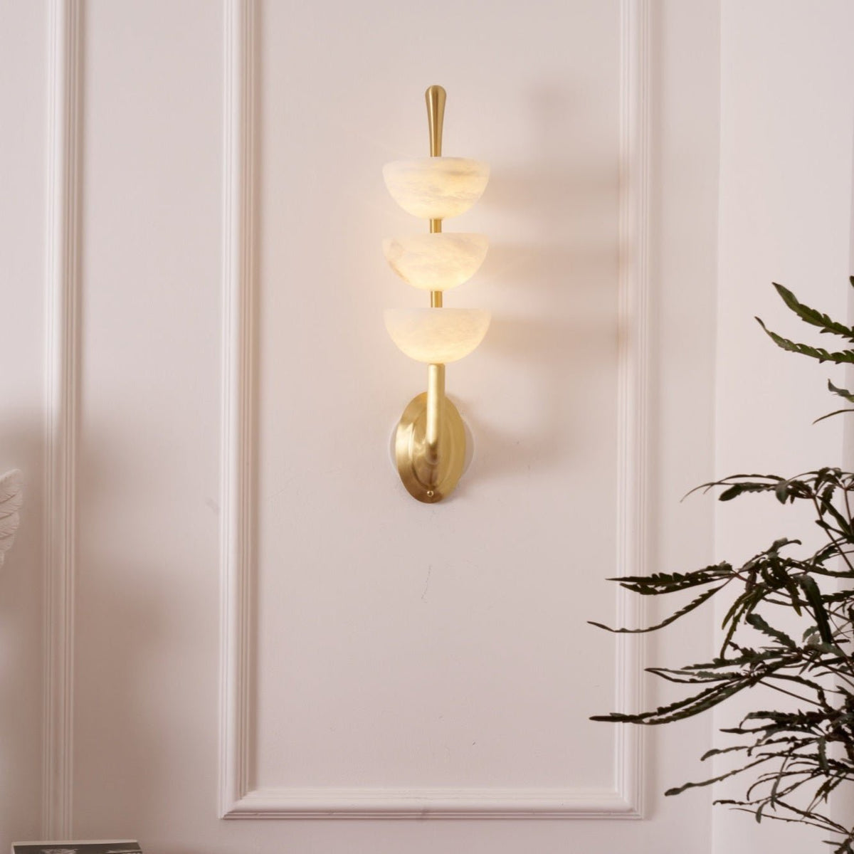 Fendelenelle Alabaster Wall Light-Moonnatur