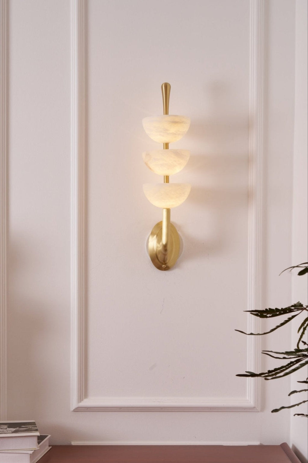 Fendelenelle Alabaster Wall Light-Moonnatur
