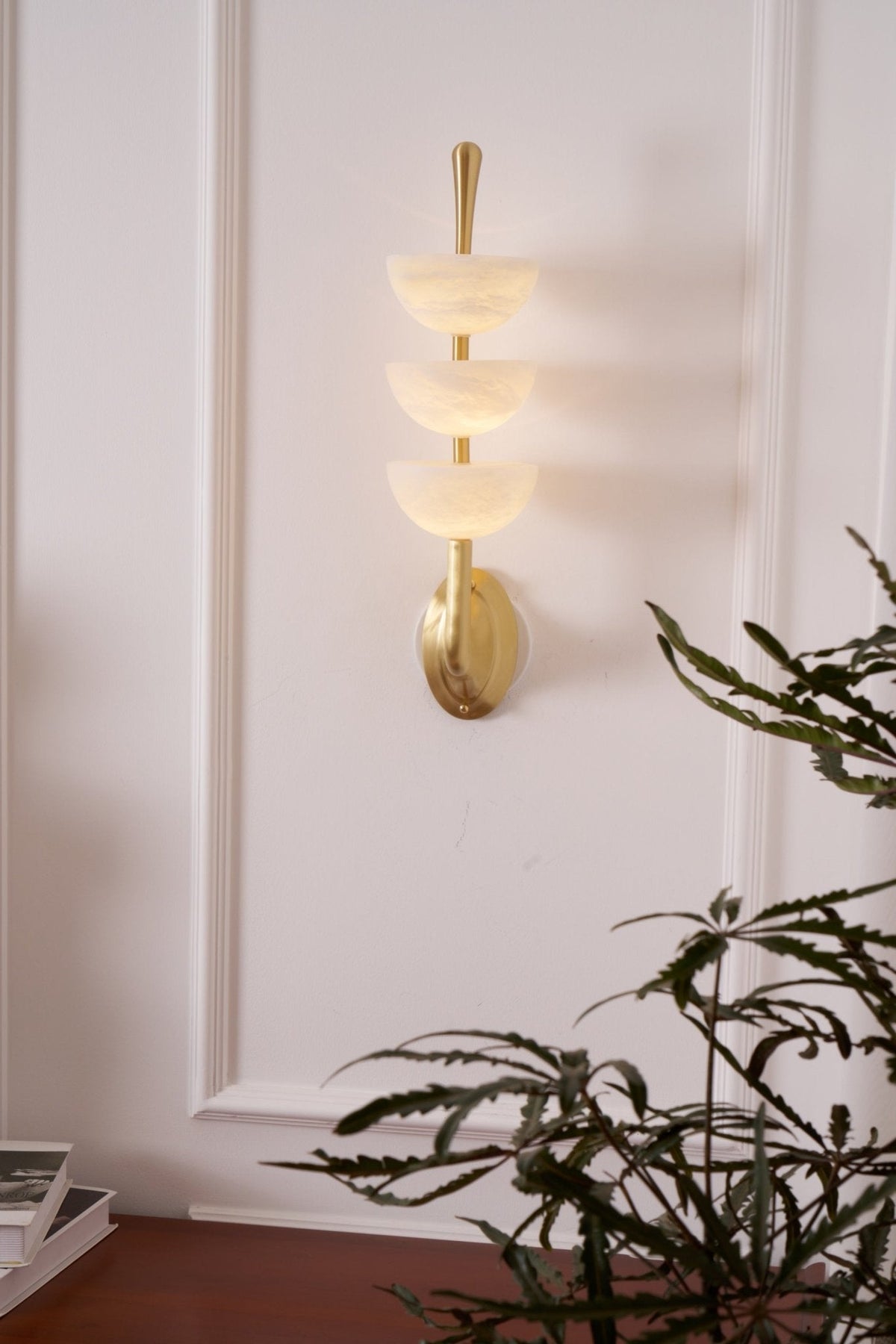 Fendelenelle Alabaster Wall Light-Moonnatur