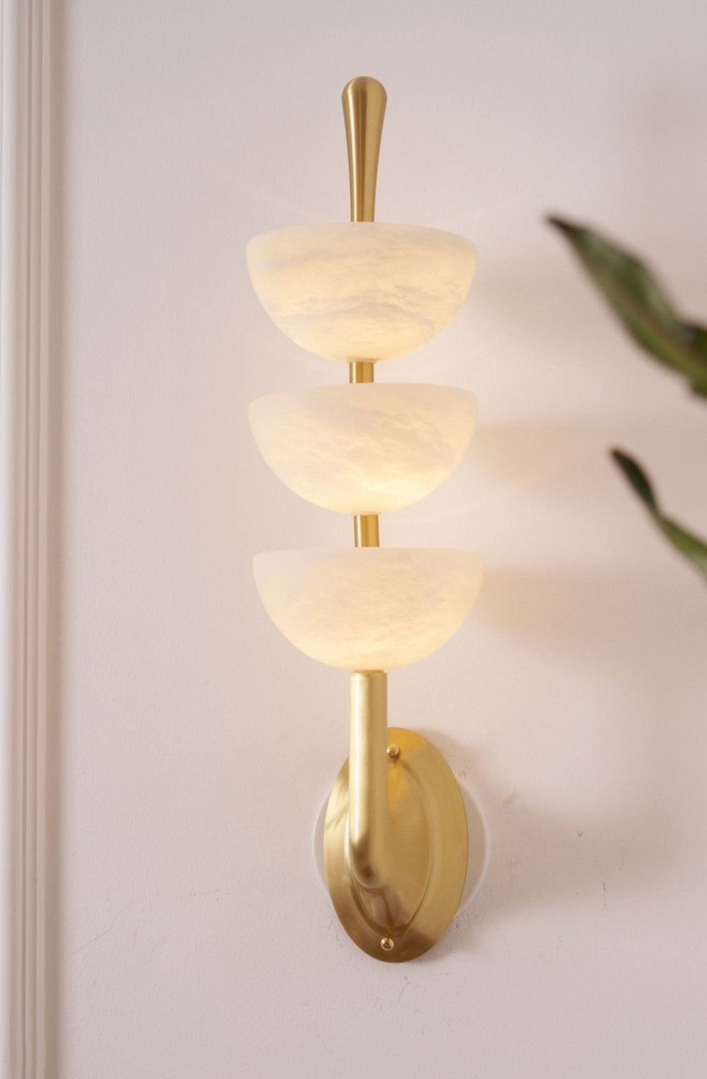 Fendelenelle Alabaster Wall Light-Moonnatur