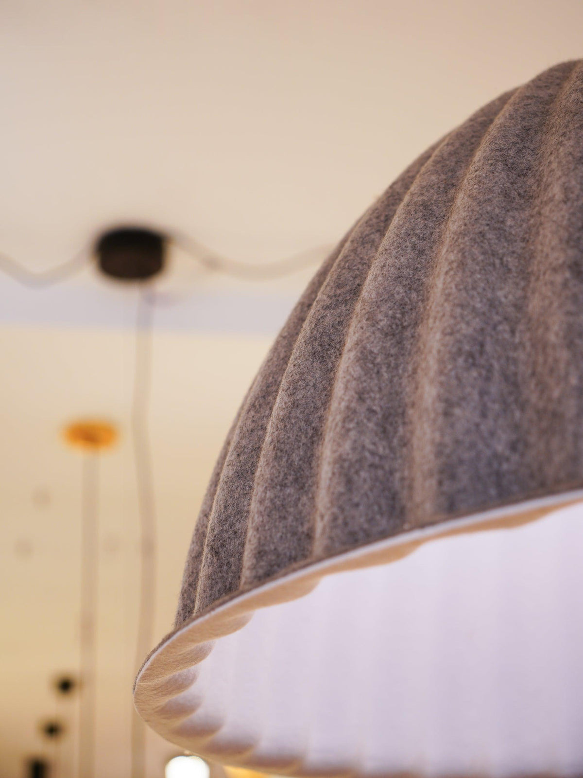 Harlis Felt Pendant Light-Moonnatur