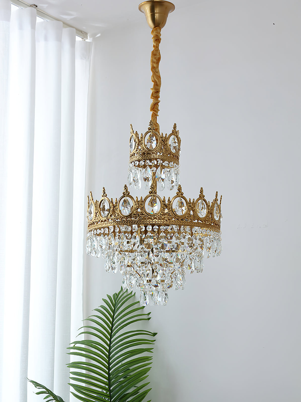 Elvarra Crystal Chandelier-Moonnatur