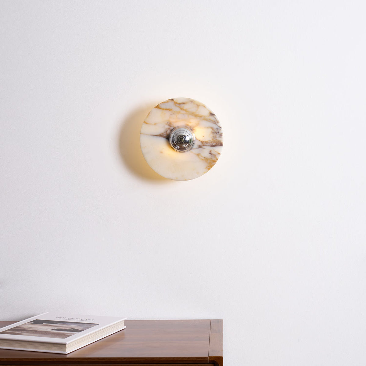 Zelvenwren Marble Wall Light-Moonnatur