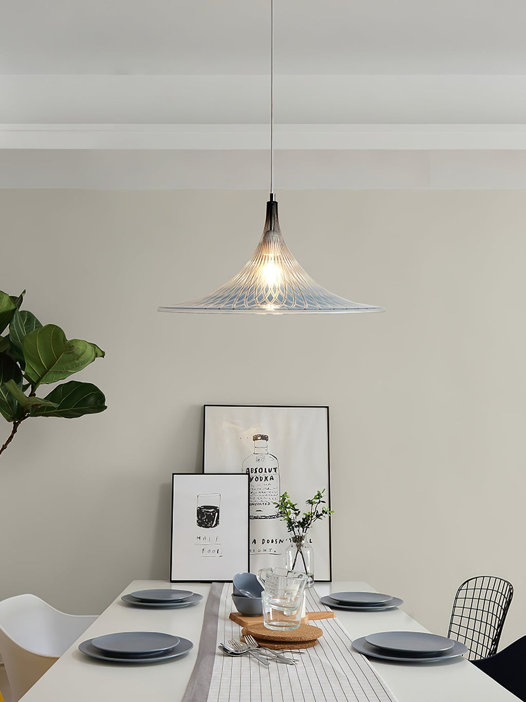 Naveris Acrylic Pendant Light-Moonnatur