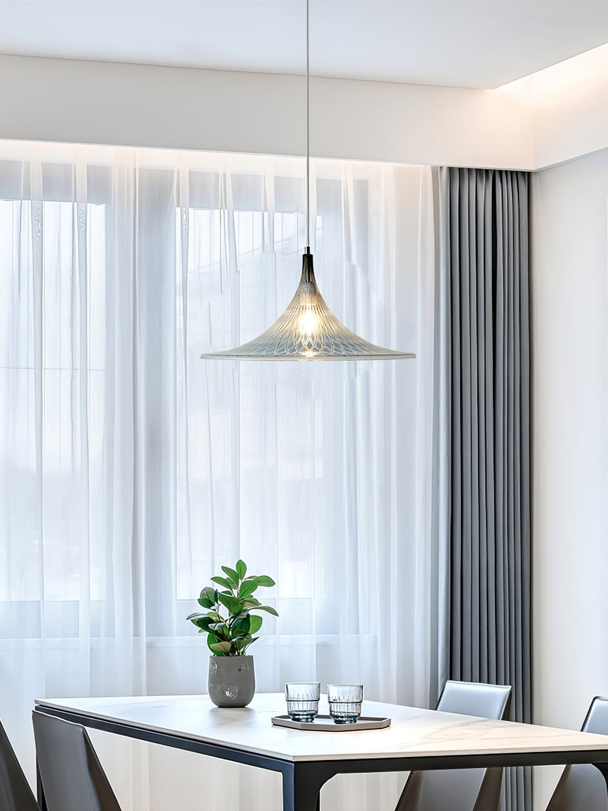 Naveris Acrylic Pendant Light-Moonnatur