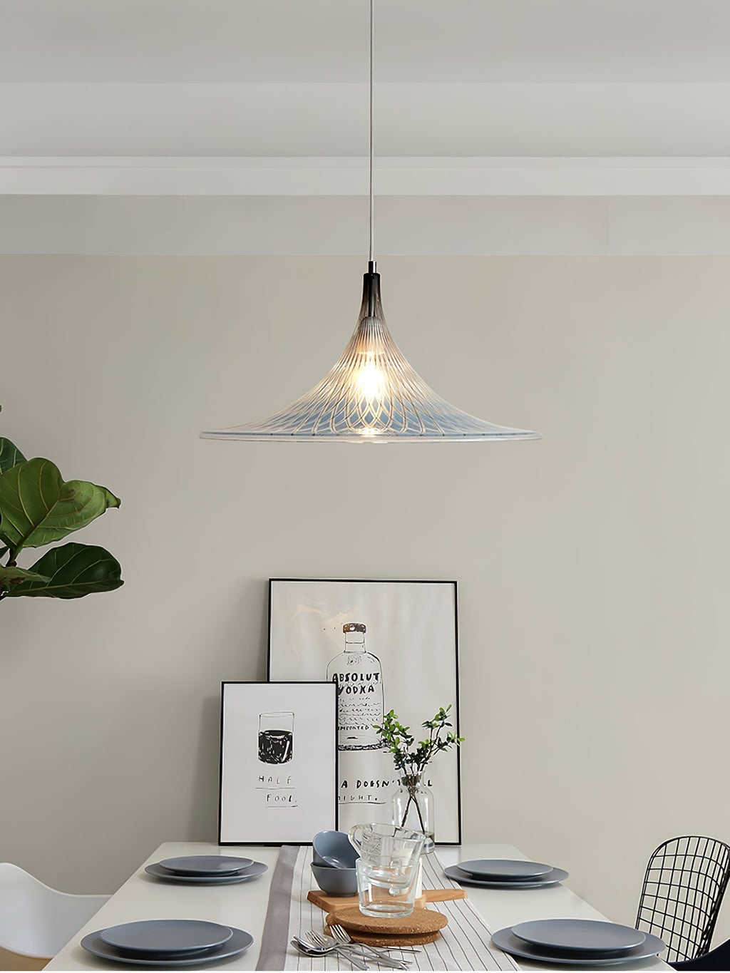 Naveris Acrylic Pendant Light-Moonnatur