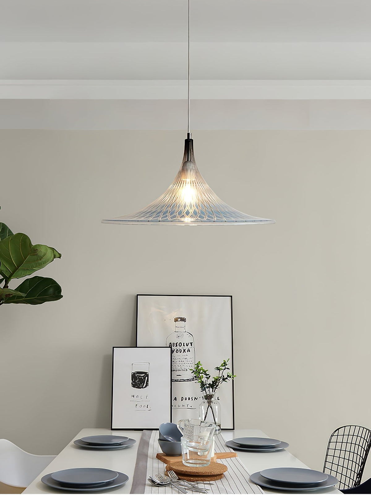 Naveris Acrylic Pendant Light-Moonnatur
