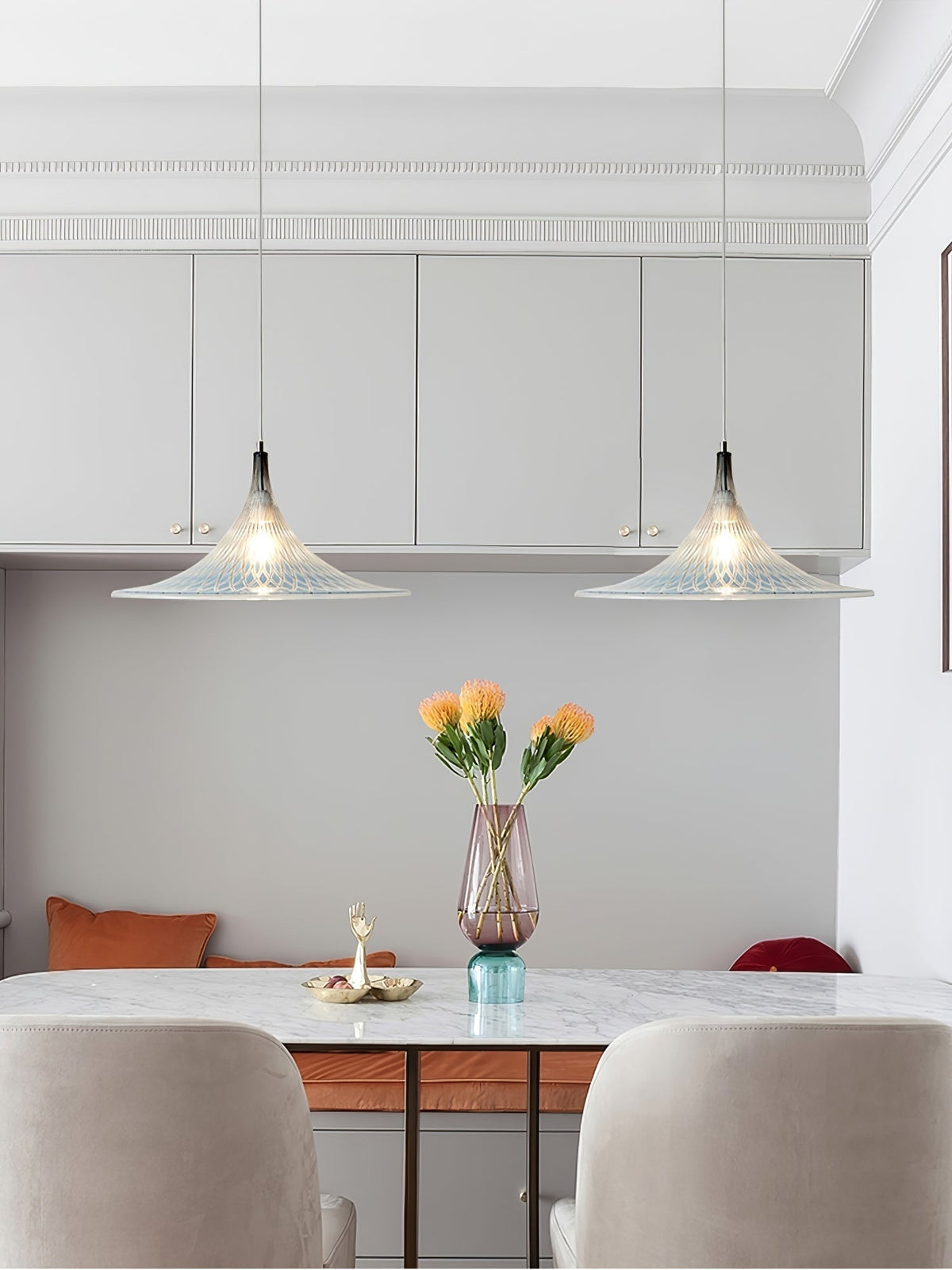Naveris Acrylic Pendant Light-Moonnatur