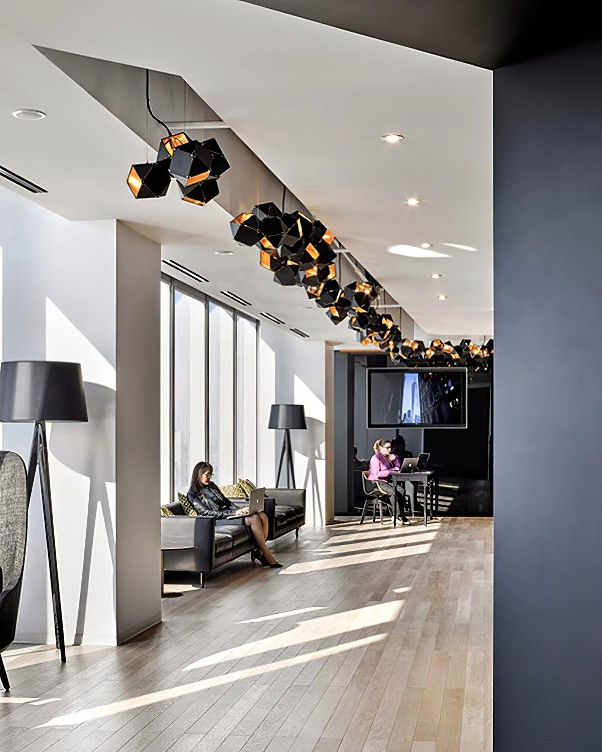 Verrenenna Iron Chandelier-Moonnatur