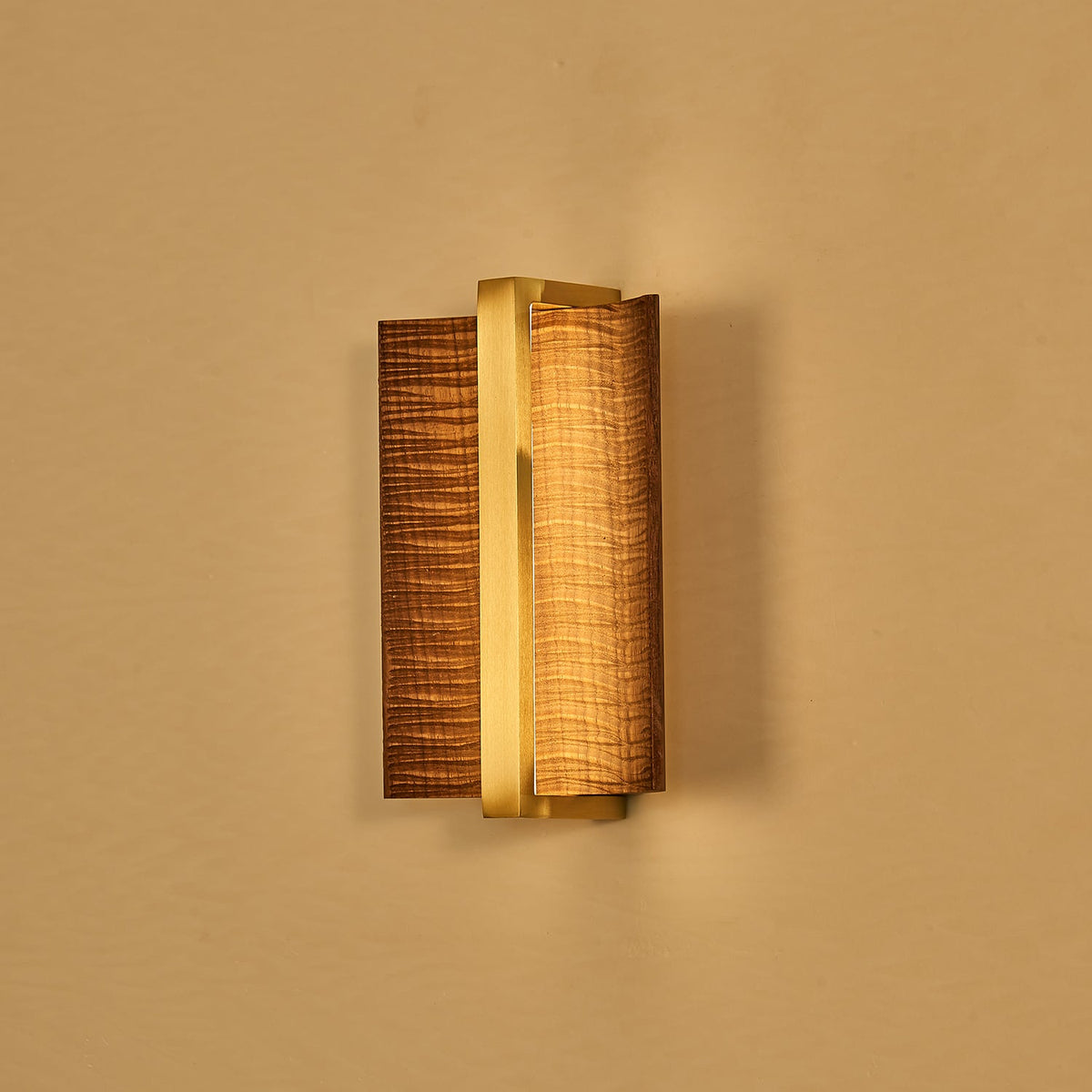 Semira Wood Wall Light-Moonnatur