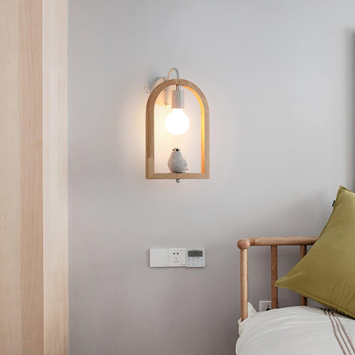 Verdenwyn Resin Wall Light-Moonnatur