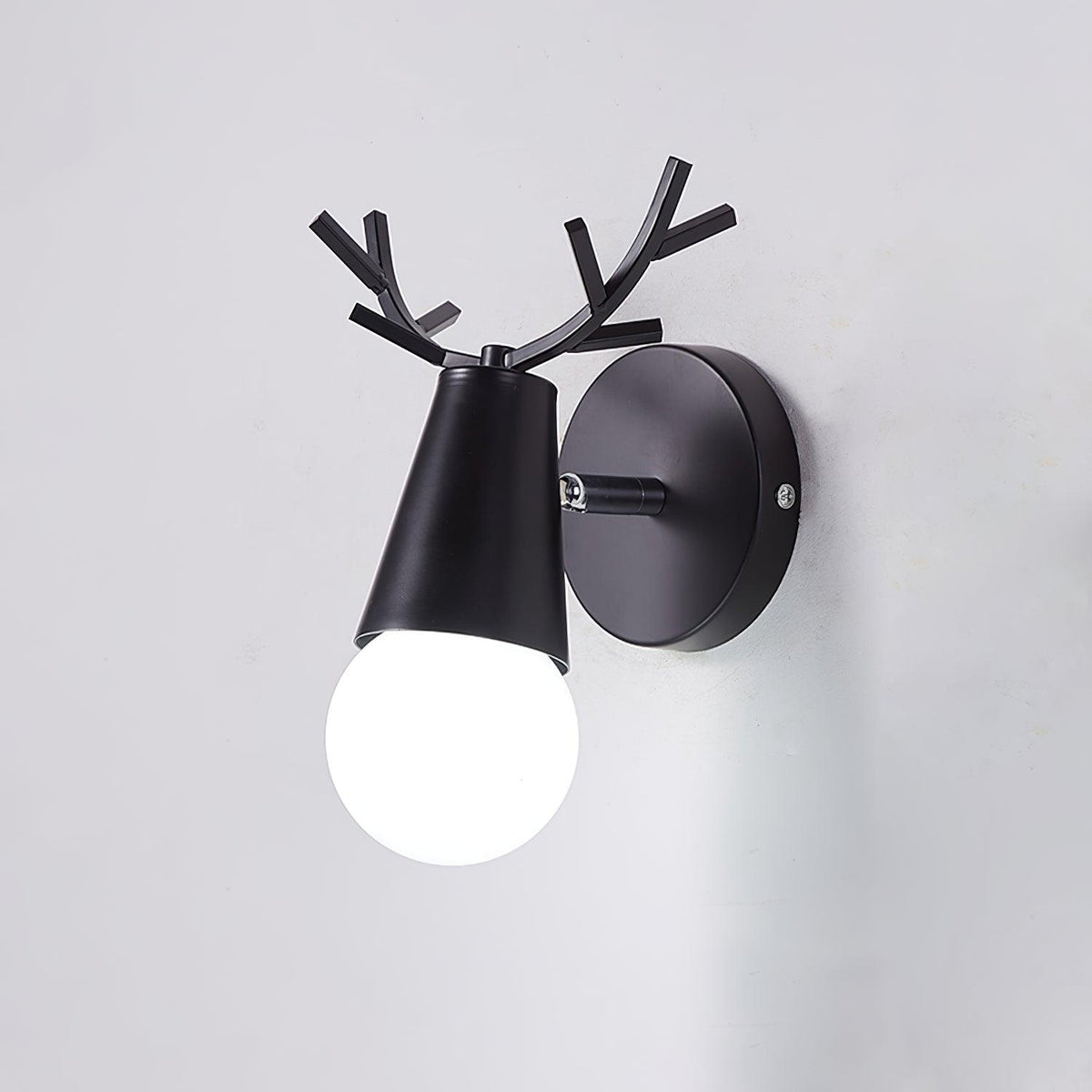 Caperwyn Iron Wall Light-Moonnatur