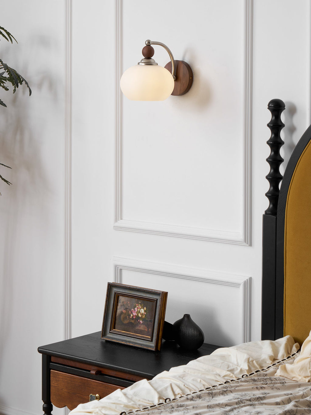 Tarenlyn Walnut Wall Light-Moonnatur