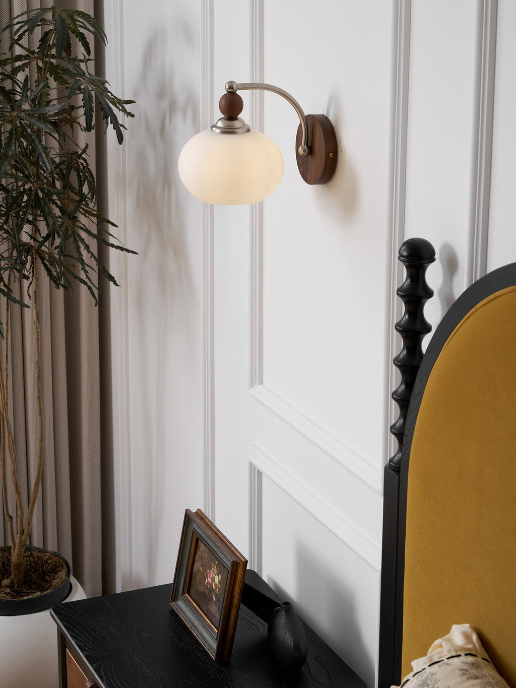 Tarenlyn Walnut Wall Light-Moonnatur