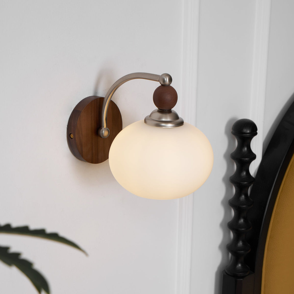 Tarenlyn Walnut Wall Light-Moonnatur