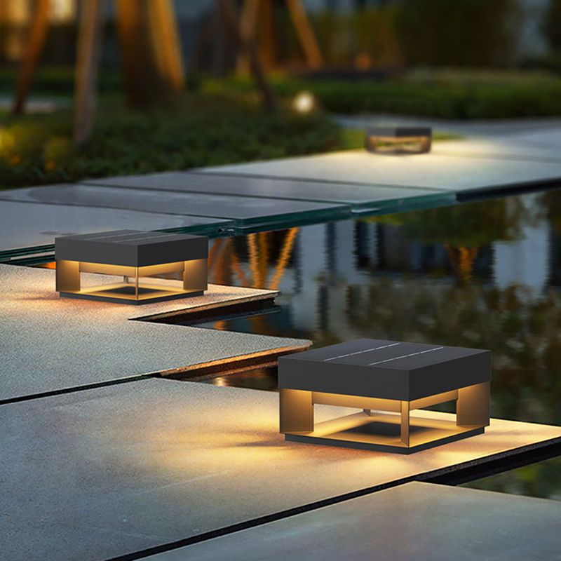 Nethenelyn Metal Pillar Light-Moonnatur