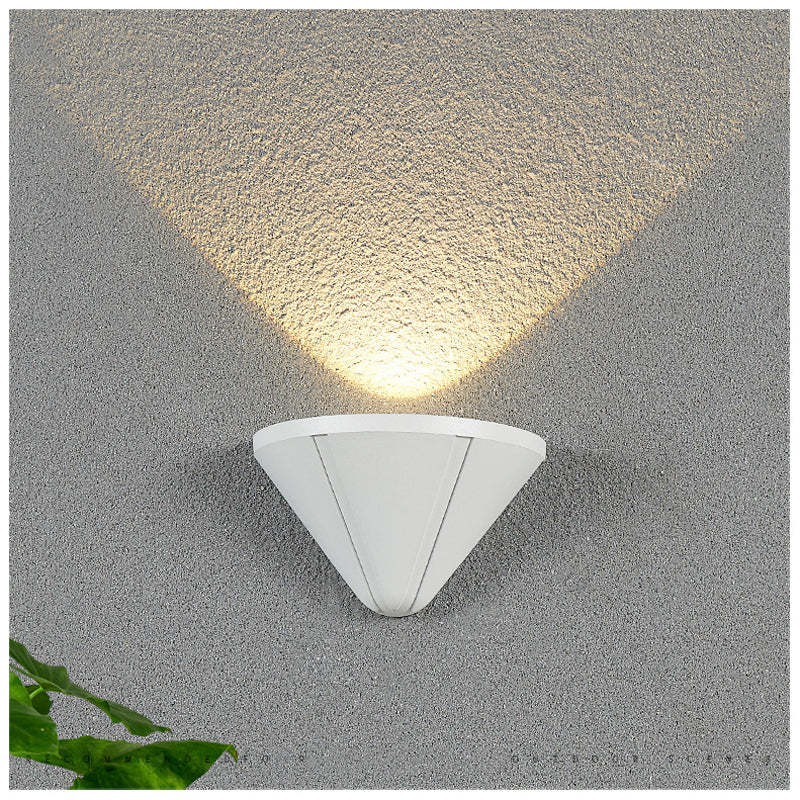 Finverhill Metal Wall Light-Moonnatur